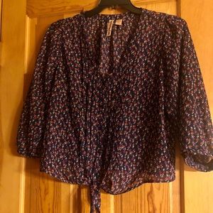 LONG SLEEVE BUTTON DOWN BLOUSE W/ TIE FRONT